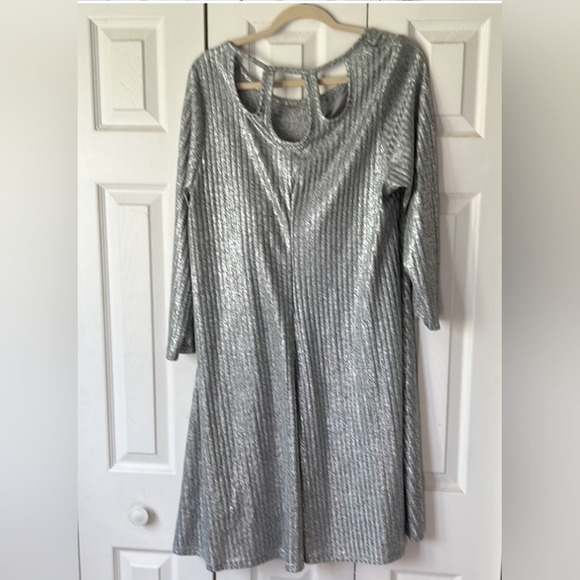 Torrid silver metallic ribbed shimmer dress size 2 - Picture 3 of 5